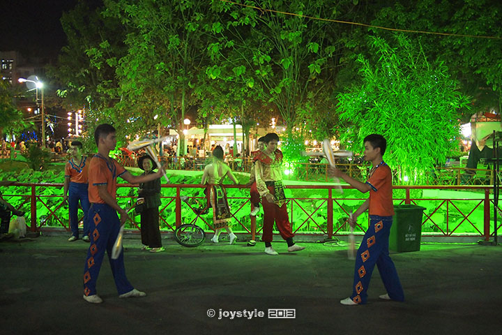 胡志明市范五老街夜市